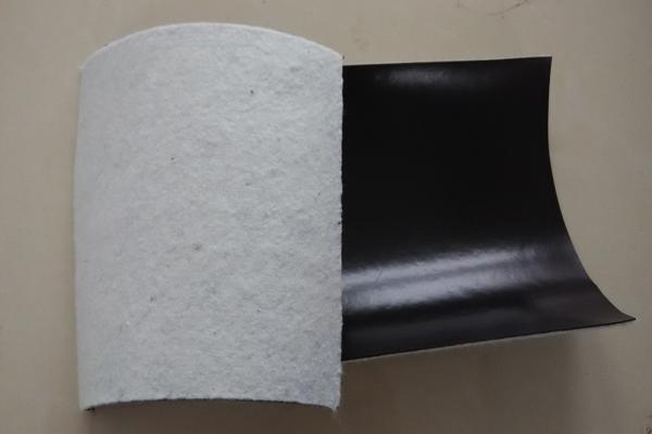 復合土工膜在小型水庫除險加固中的施工方法